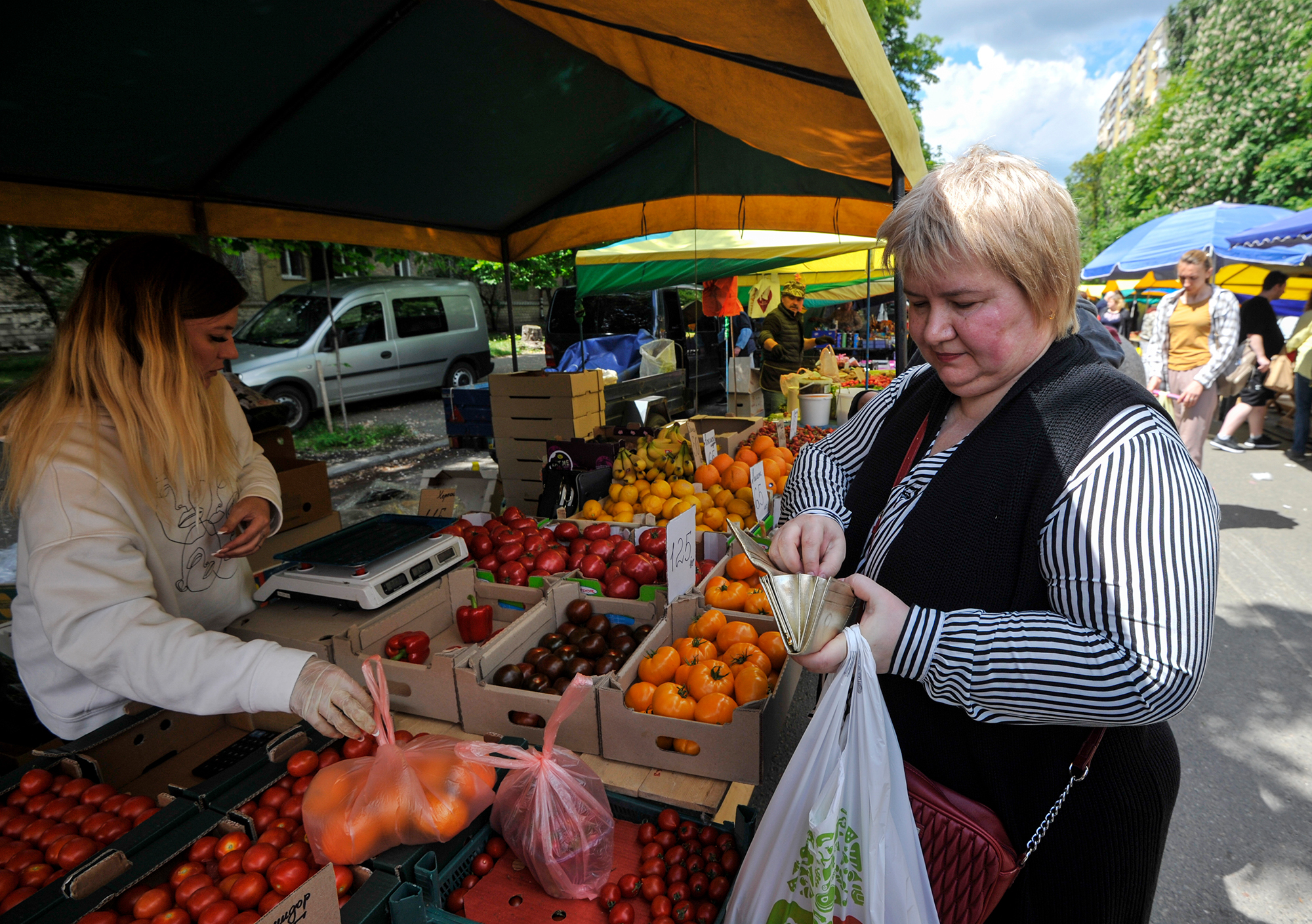 Які продукти харчування не подорожчають у 2025 році: ТОП-5 стабільних цін